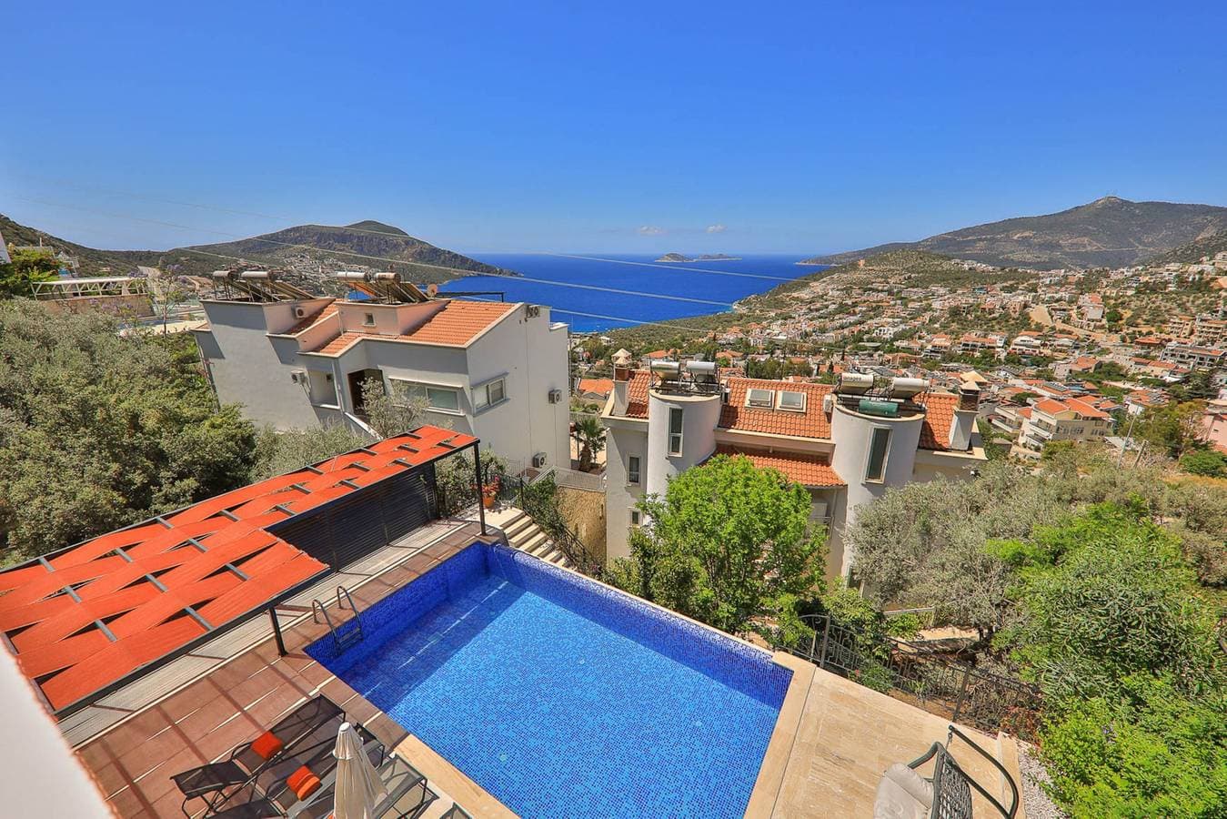 Foto 6 von 58: Villa für 6 Personen mit Balkon