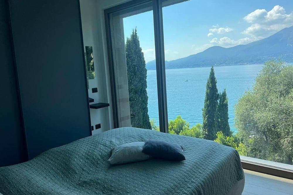 Foto 2 von 30: 3 Zimmer Apartment am  Gardasee mit traumhaften Seeblick und Pool in Torri