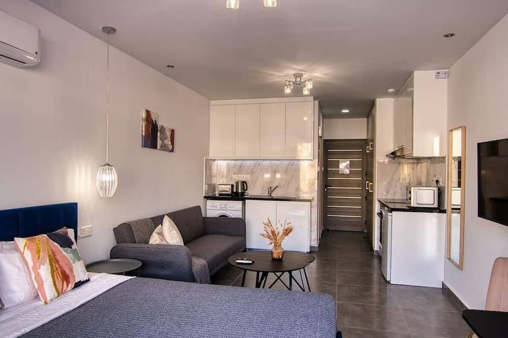 Foto 3 von 10: Phaedrus Living: Seaside Luxury Flat Athina 118