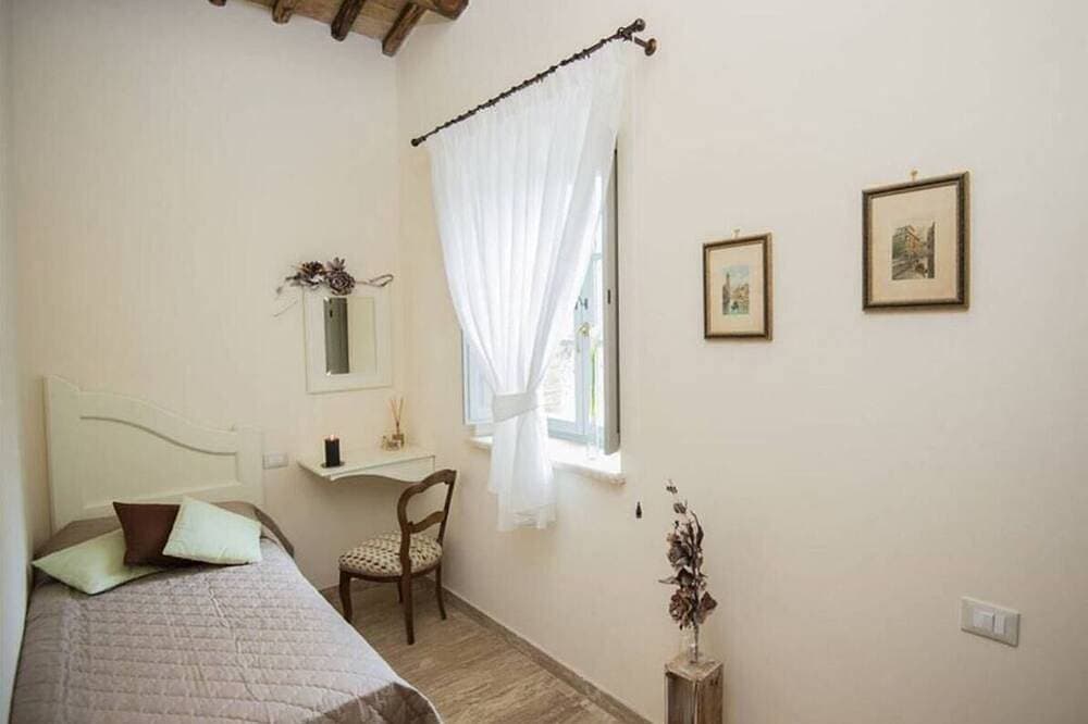 Foto 2 von 30: Villa Trevinano - Private villa with pool in Lazio