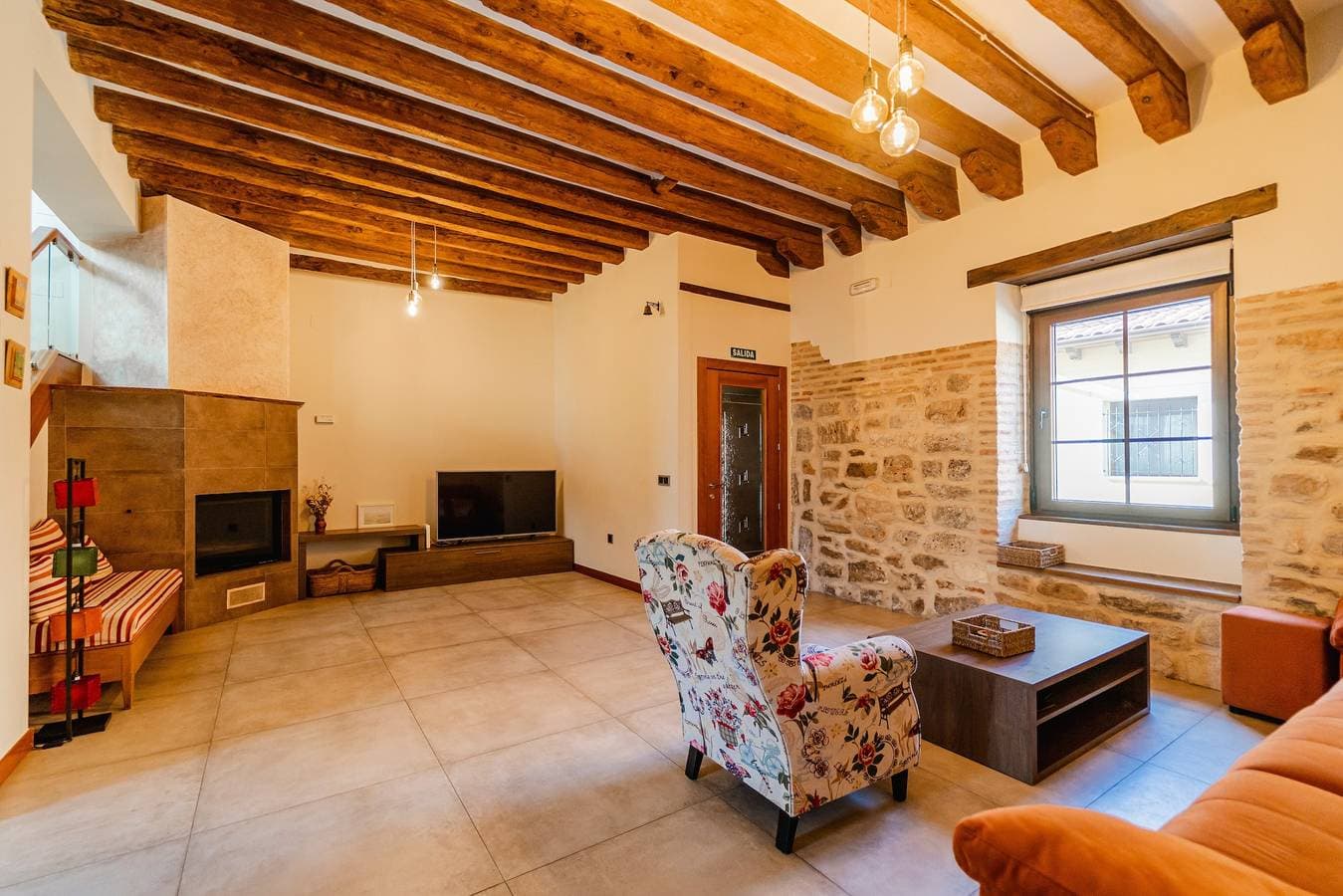 Foto 7 von 36: Landhaus Hortelanos mit beheiztem Pool, Privatgarten & WLAN in Burgos