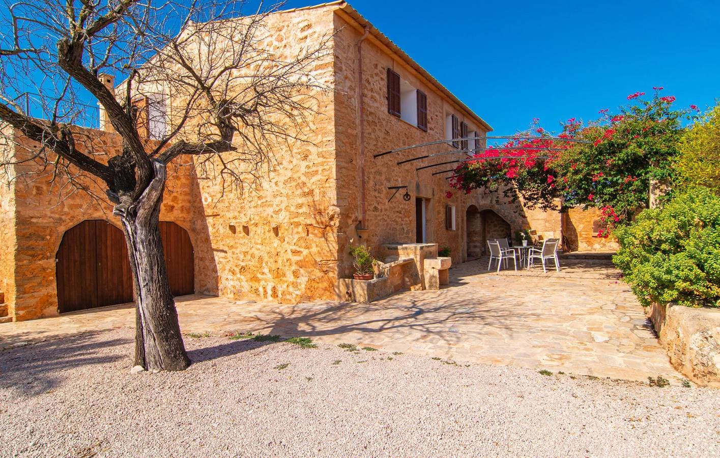 Foto 4 von 61: Meerblick-Apartment mit Terrasse, Pool und Küche