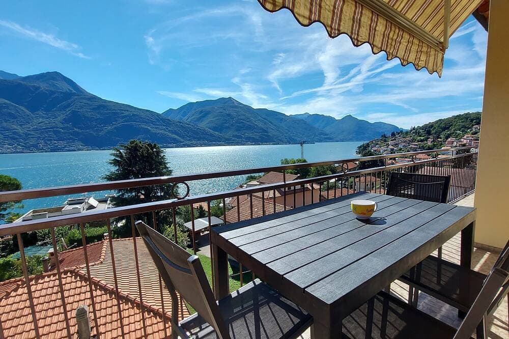 Magic Lake View - Spacious apartment 5 minutes from the beach 1