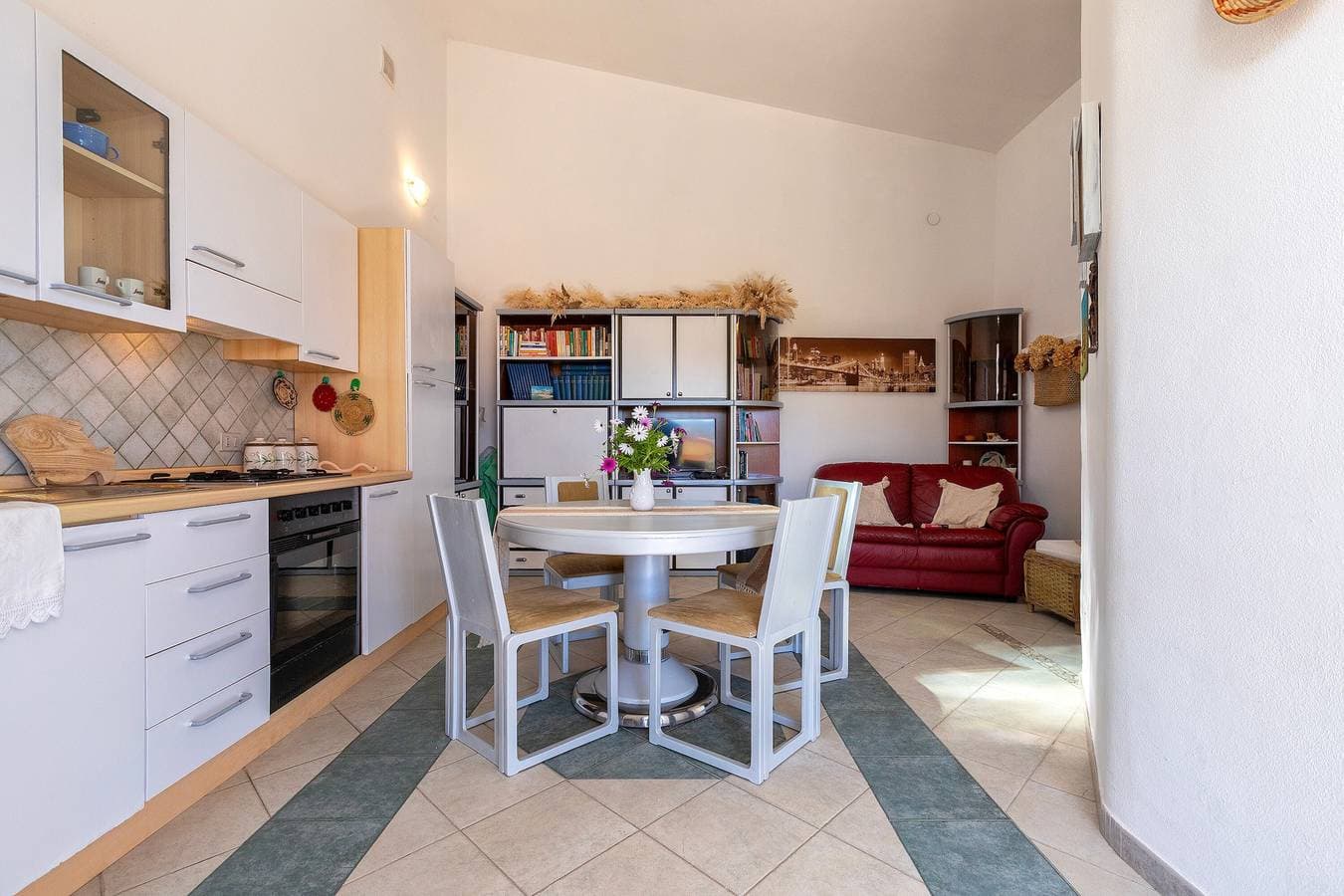 Foto 7 von 37: Ferienwohnung 'Appartamento in Villa Al Mare' mit Meerblick, privater Terrasse & Gemeinschaftsgarten