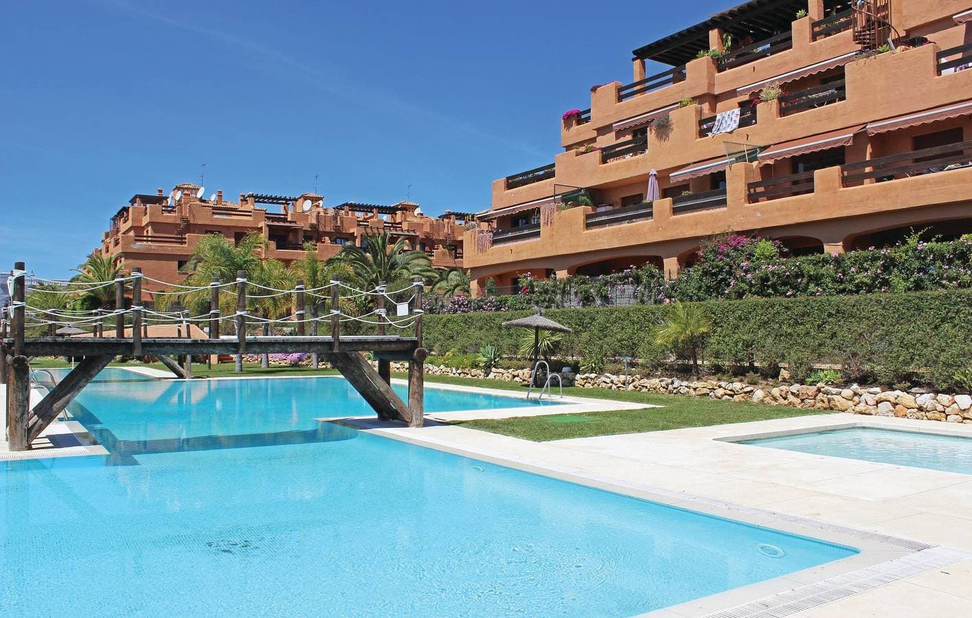 Apartment mit Meerblick, Pool und Parkplatz 1