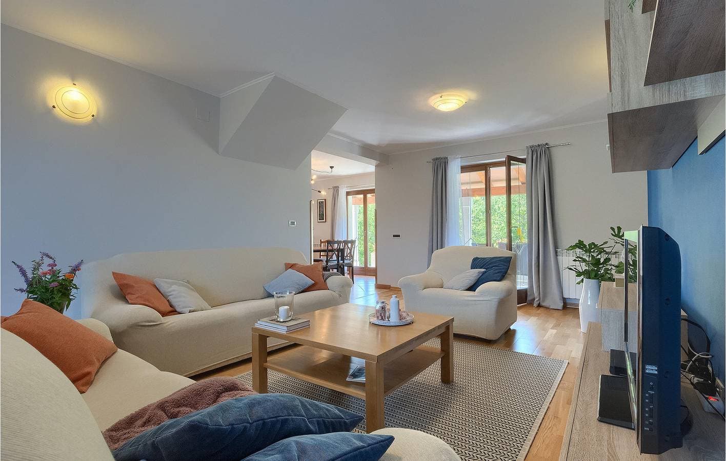Foto 13 von 61: Charmante 150 m² große Ferienwohnung mit Pool, WLAN und Parkplatz in der Nähe von Novaki Motovunski