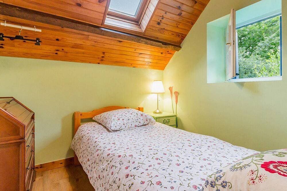 Foto 6 von 21: Ferienhaus am See mit eingezäuntem Garten, Kamin und WLAN in Joué-sur-Erdre