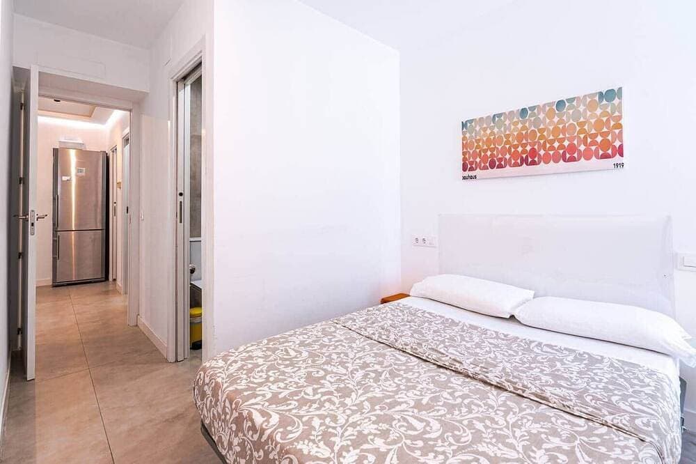 Foto 5 von 29: Apartamento Recién Reformado en las 4 Torres + Ie