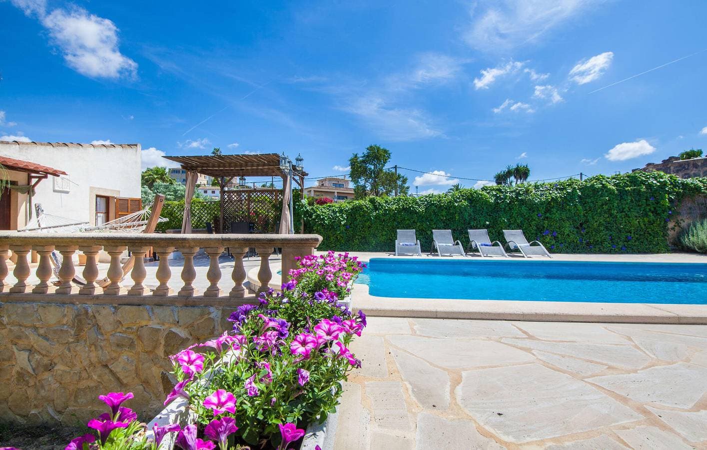 Foto 12 von 46: Sant Joan Wohnung mit Pool, Küche und Internet