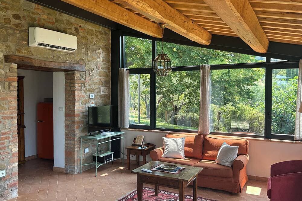 Foto 8 von 27: Leccino Honey Moon Haus mit Pool und Jacuzzi, AC, WIFI Bio-Küche Garten