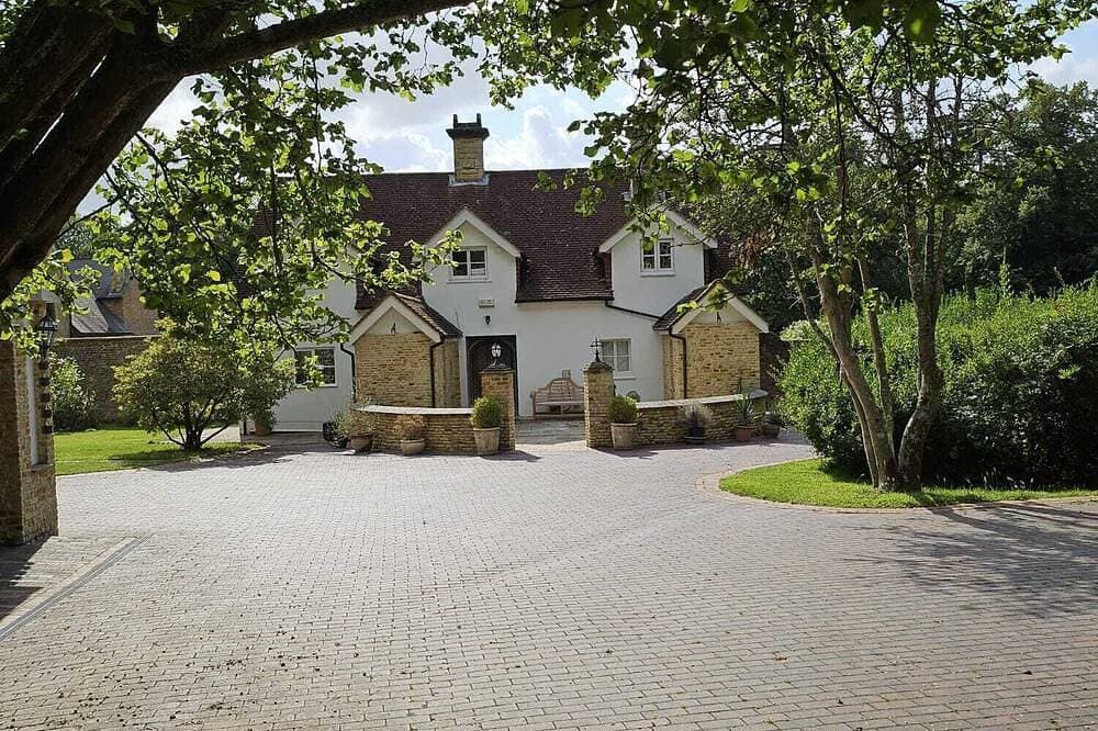 Exclusive cottage in the heart of the forest 1