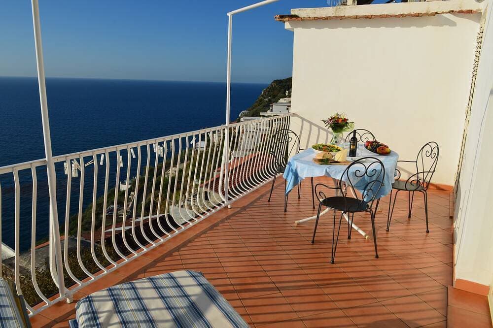 Foto 8 von 8: Bright and spacious apartment where you can enjoy peace and beautiful sea views