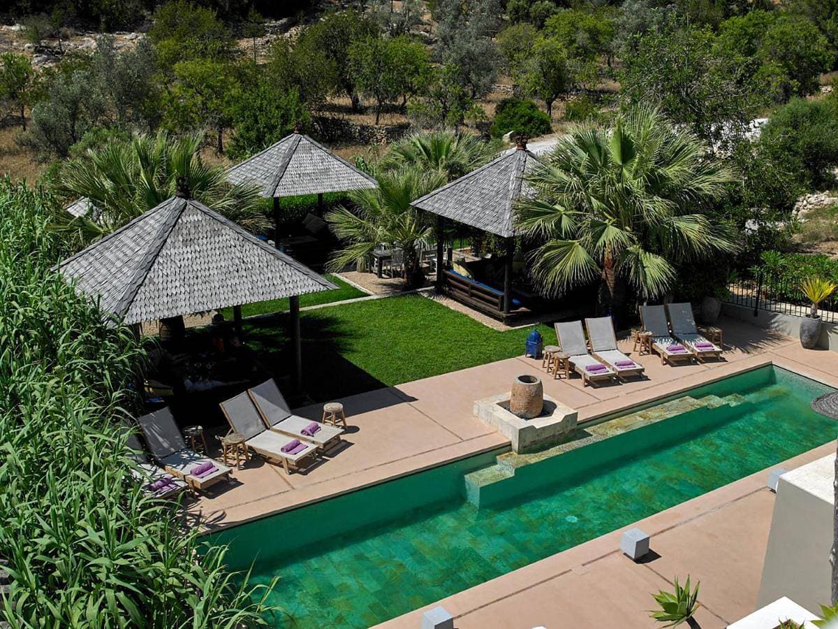 The Giri Residence 1