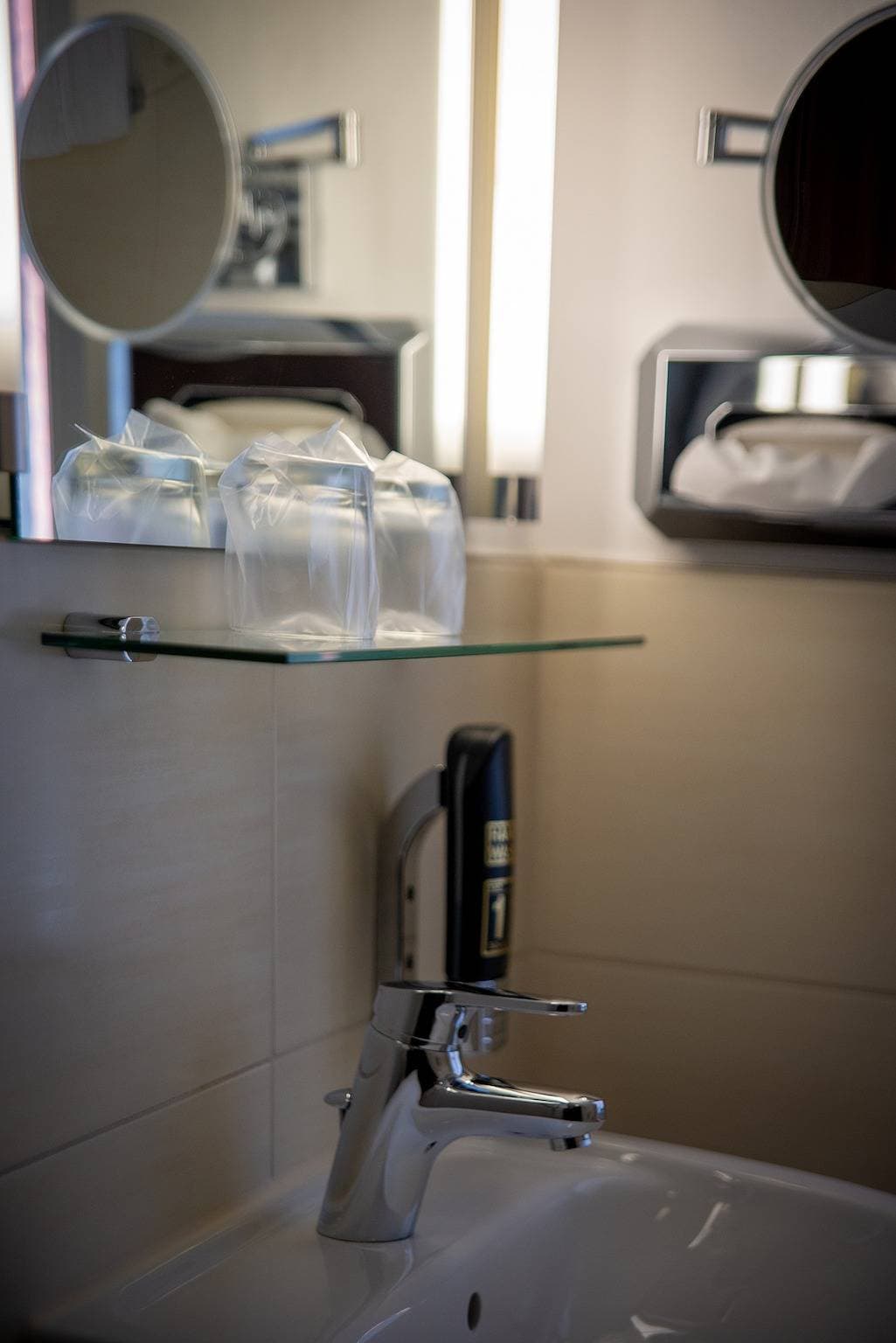 Foto 8 von 32: Hotel Wertheimer Stuben - Doppelzimmer barrierefrei