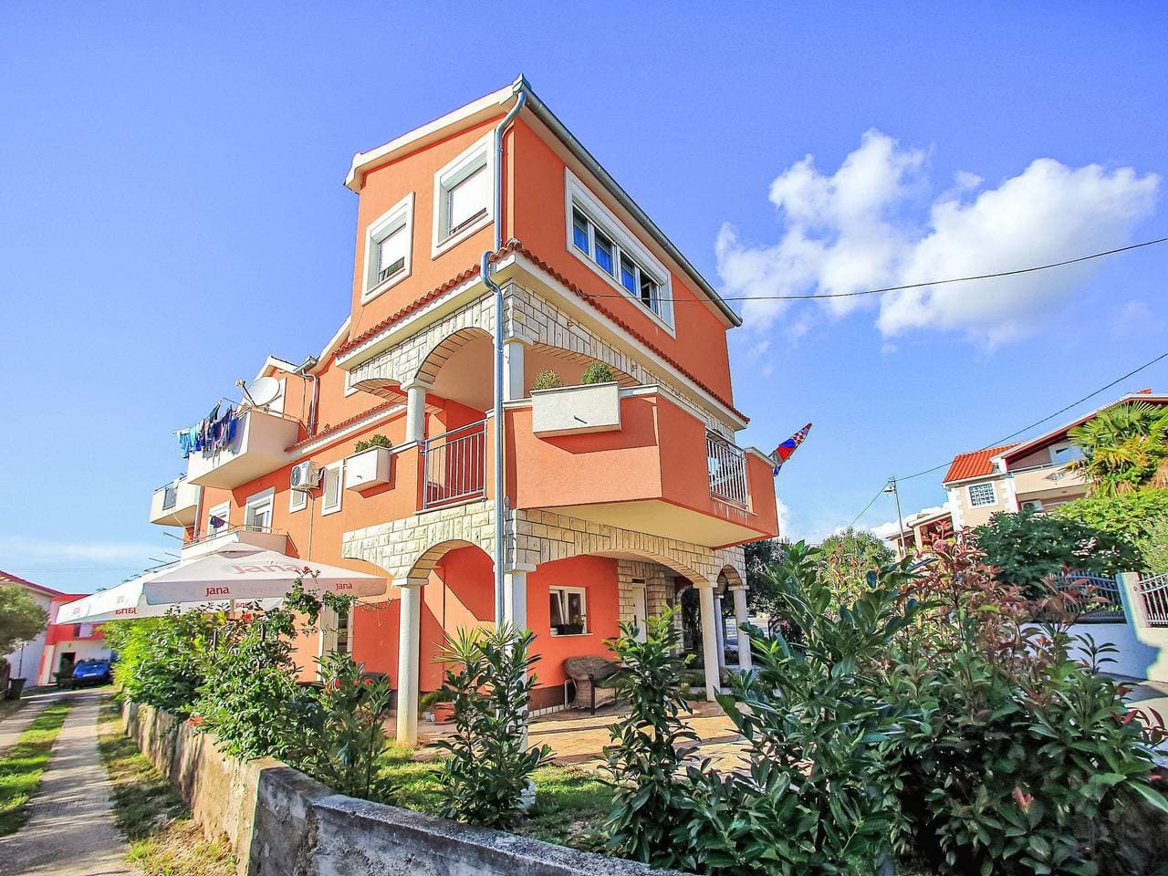 Bibinje 5 km von Zadar: Mehrfamilienhaus Nino 1