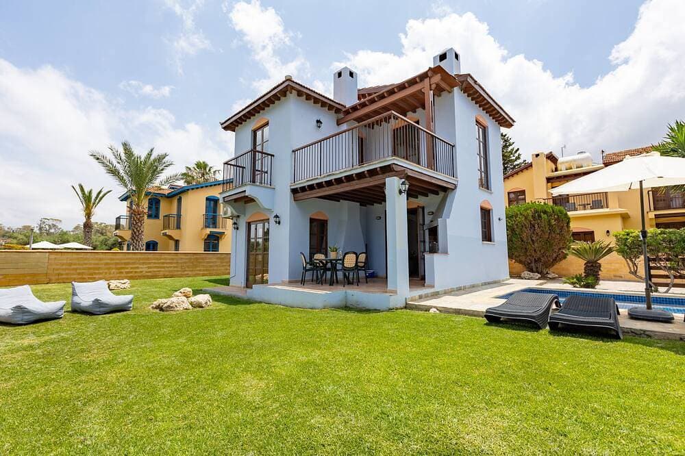 Foto 13 von 30: Strandvilla in erster Meereslinie mit privatem Pool.