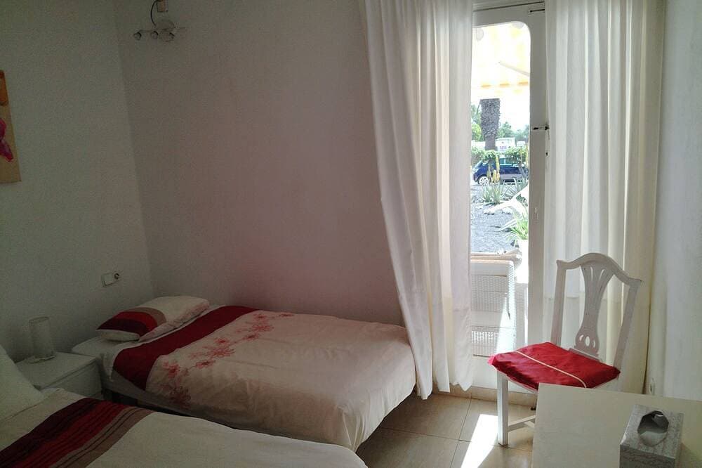 Foto 5 von 24: Ferienapartment in privatem Komplex mit wunderschönen Schwimmbädern & Gärten