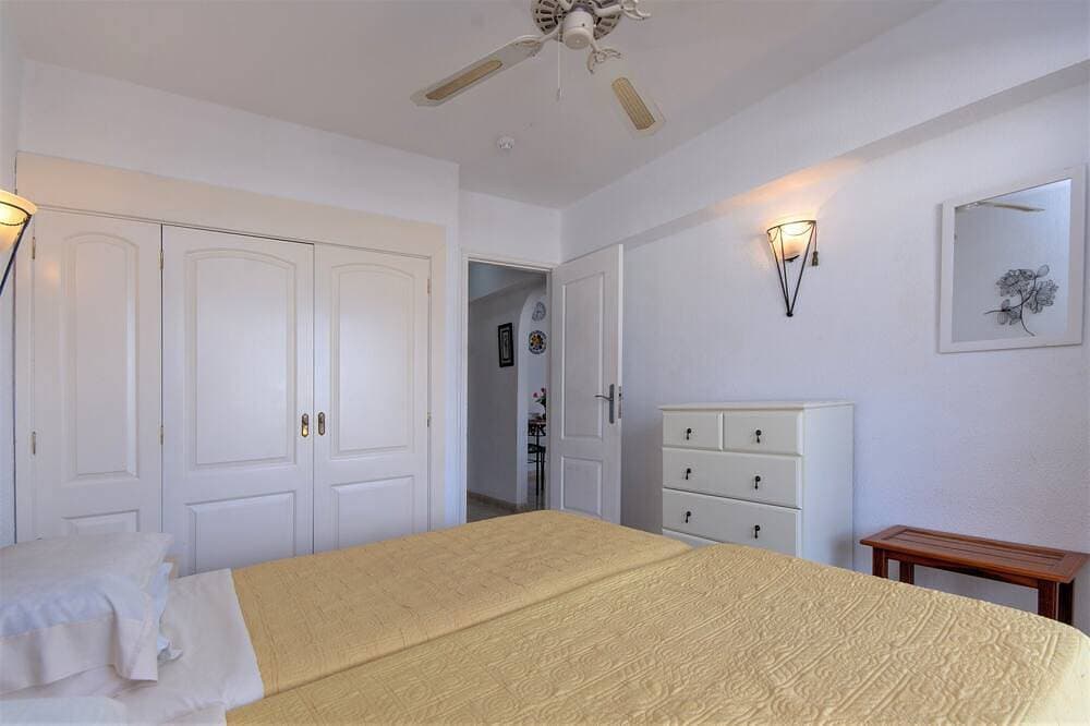 Foto 3 von 21: 1 Schlafzimmer Hotelwohnung in Costa Adeje, wenige Gehminuten zum Strand, Geschäften & Restaurants