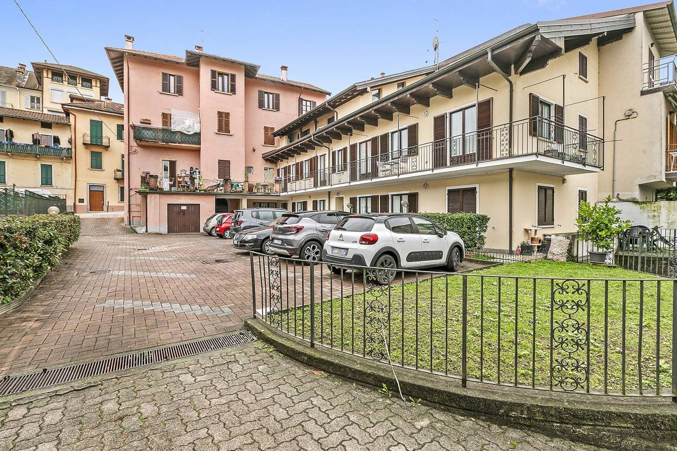 Foto 10 von 21: Petalo Bianco: 100m from Lake, Parking and Balcony