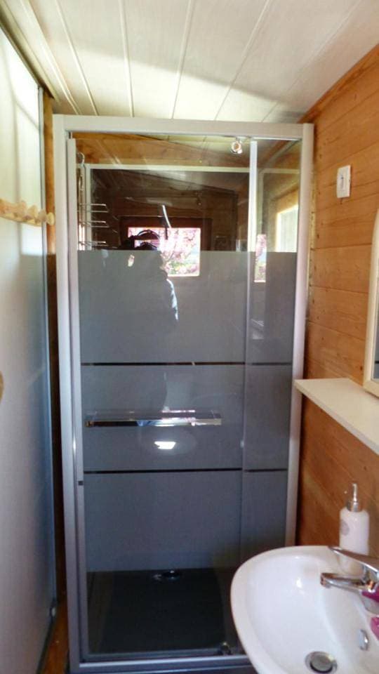 Foto 11 von 24: Chalet with Private Bathroom