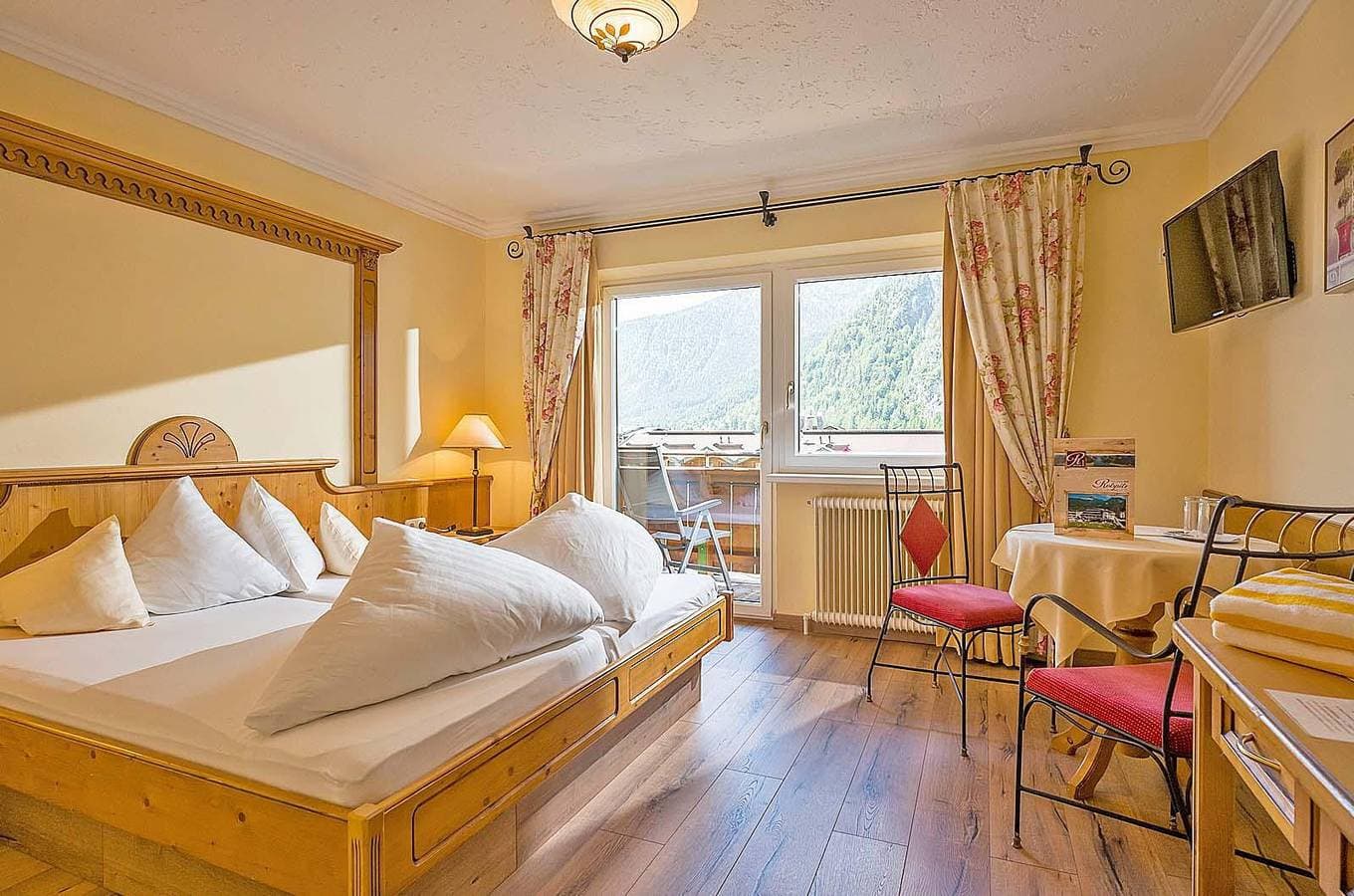 Foto 3 von 48: Doppelzimmer ohne Balkon Fs