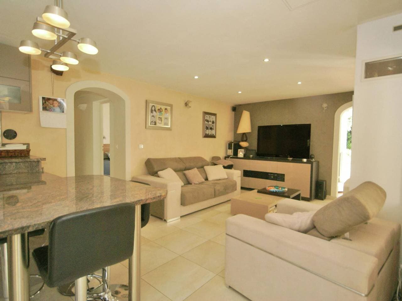 Foto 11 von 41: Cozy Holiday Home in Carqueiranne with Swimming Pool