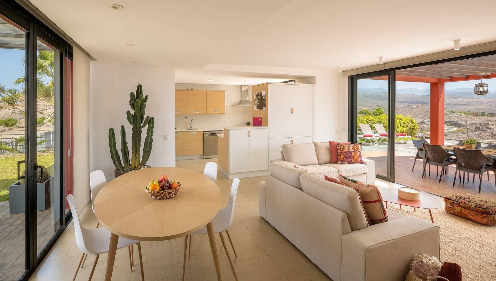 Foto 8 von 30: Las Terrazas Villa 3 mit Meerblick, WLAN, Pool, Garten & Terrassen