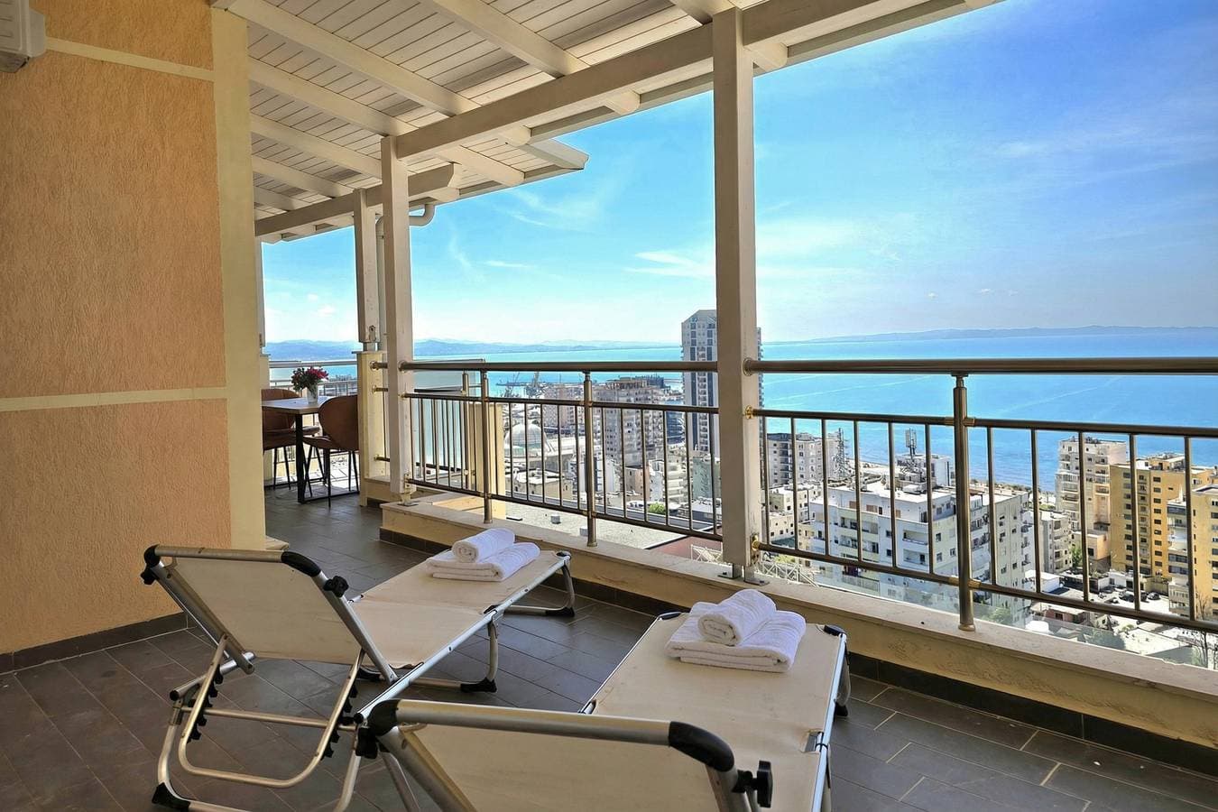 Foto 7 von 26: Hill Apartment with Sea View in Durres