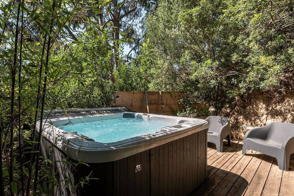 .... Gîte Nicoli 2 Whirlpool .................................... 1