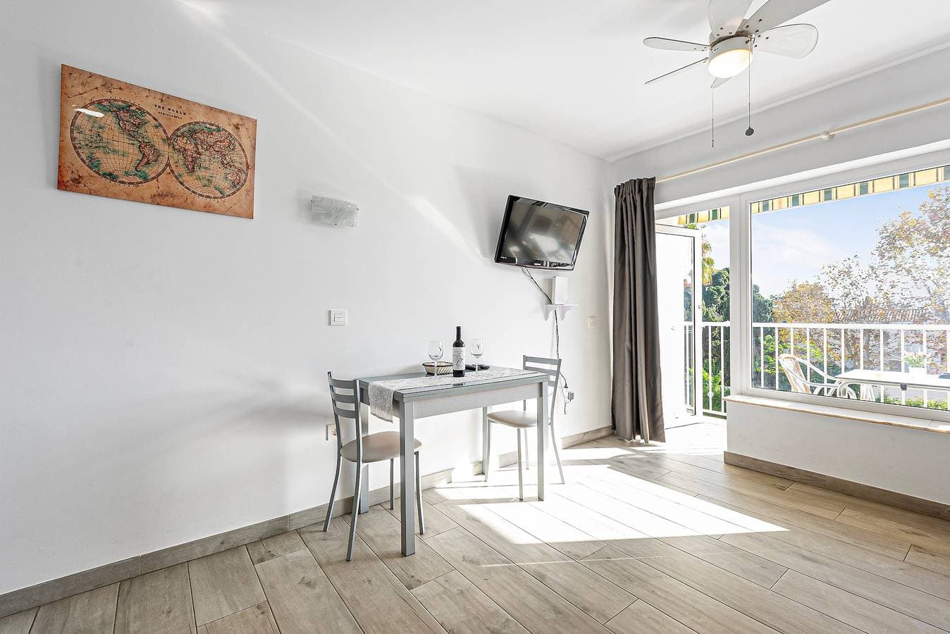 Foto 11 von 30: Ferienwohnung 'Carihuela Palace Beach' mit privatem Pool, Wi-Fi und Klimaanlage