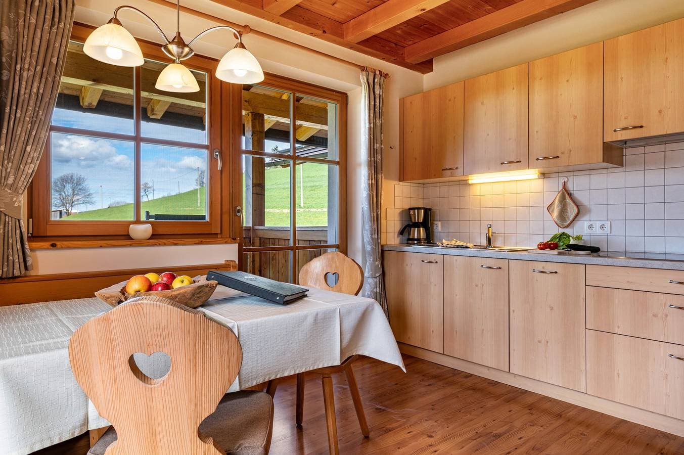 Foto 7 von 35: Ferienwohnung 'Ronsolhof Santner' mit Bergblick, Gemeinschaftsgarten und WLAN