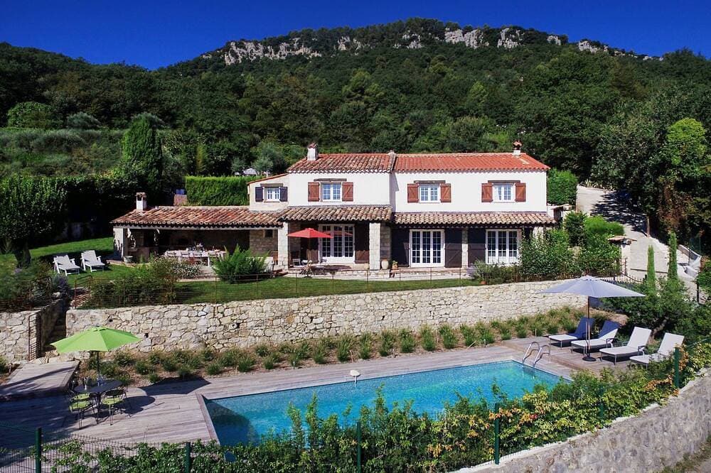 Provenzalische Villa in ruhiger Lage mit Panoramablick für 11 Personen 1