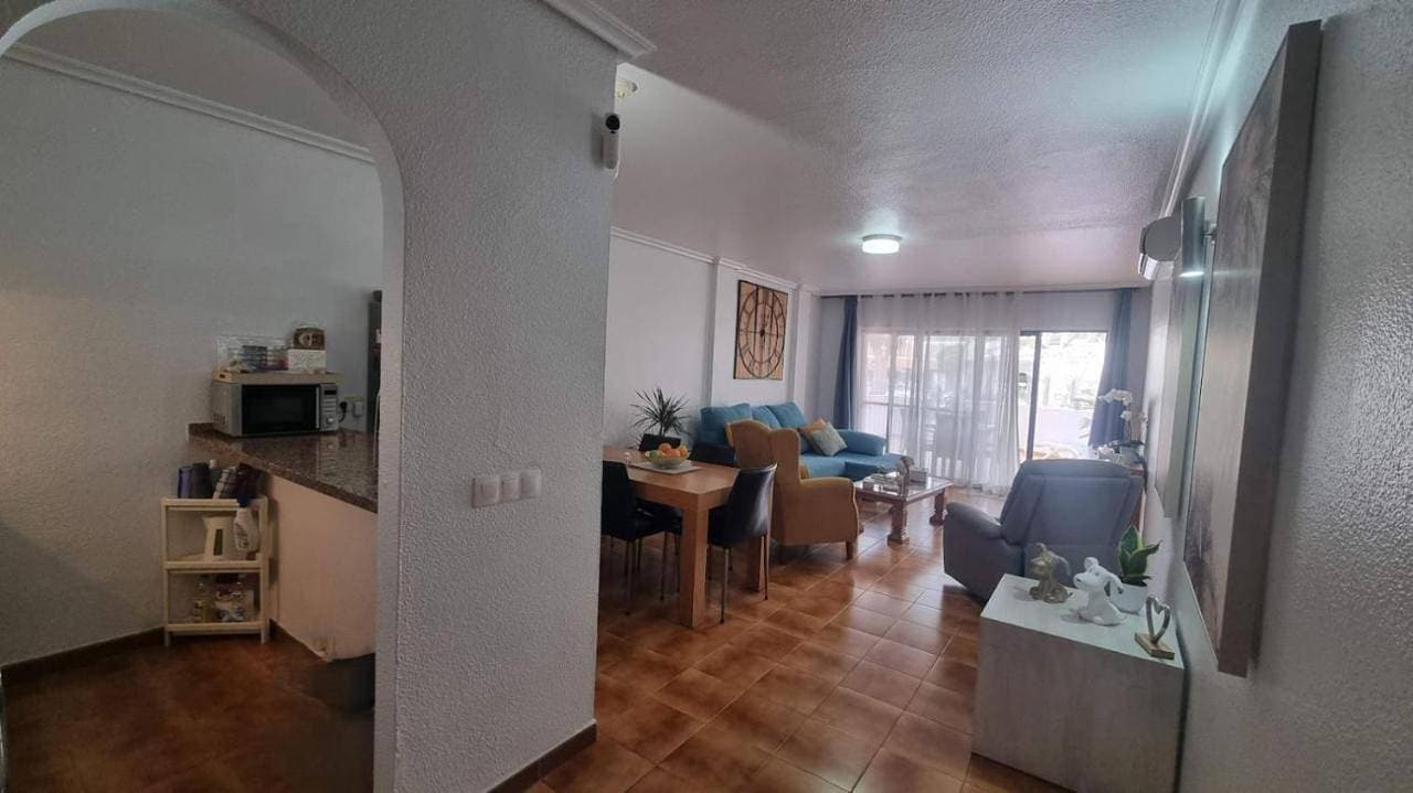 Foto 12 von 28: Two-Bedroom Apartment