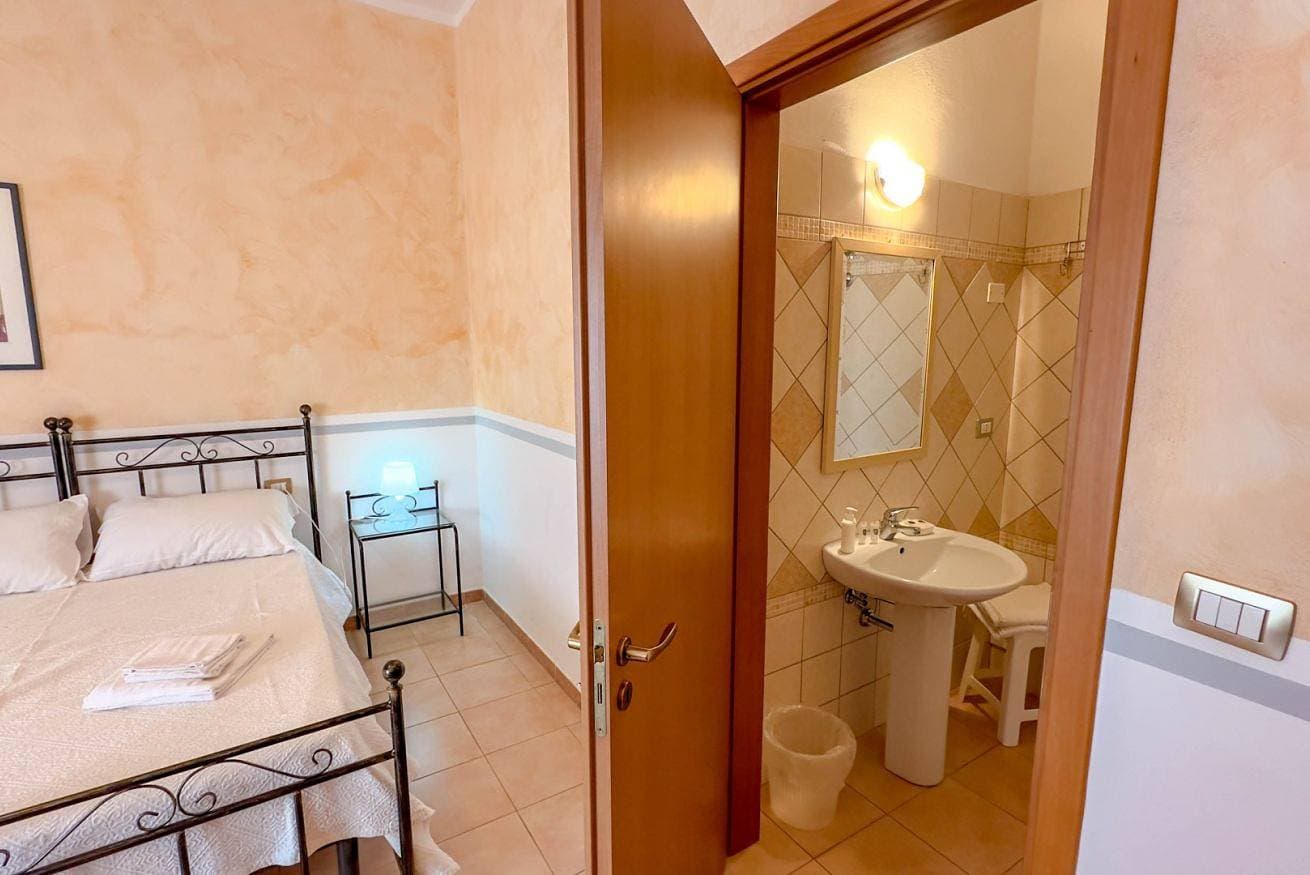 Foto 4 von 12: Su Recreu 'E Mare 201- Dreibettzimmer