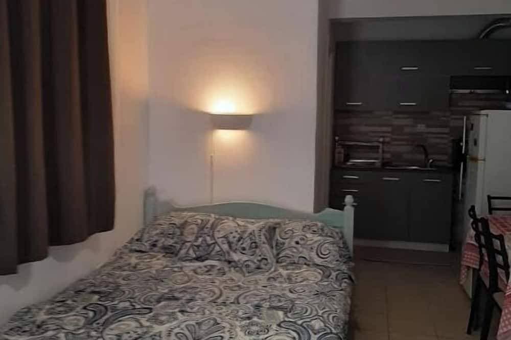 Foto 9 von 27: Lovely apartment with balcony in Saronida