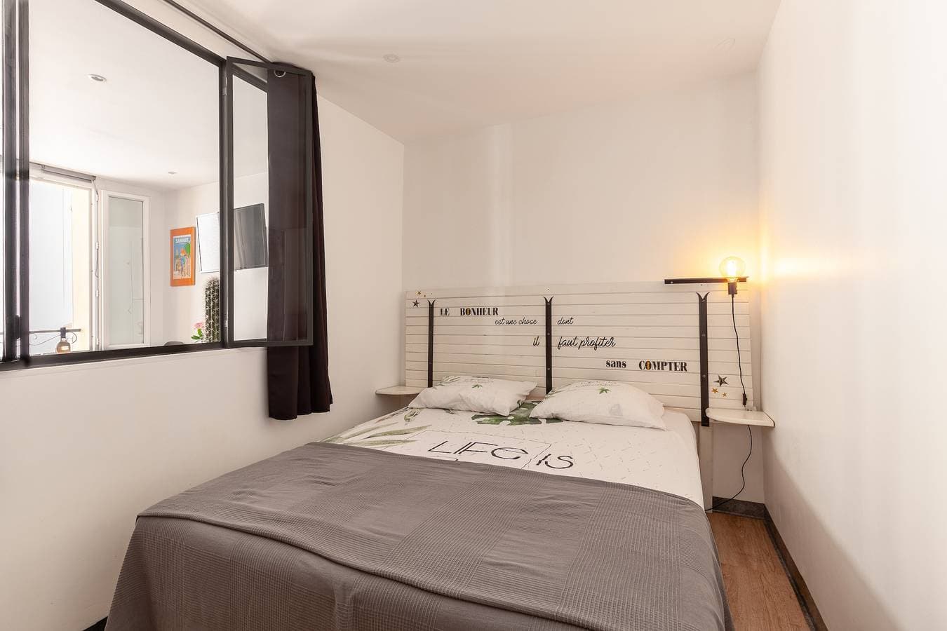 Foto 10 von 20: Appartement 'Joli T2 Au Cœur Des Rues Piétonnes' mit Balkon und Klimaanlage