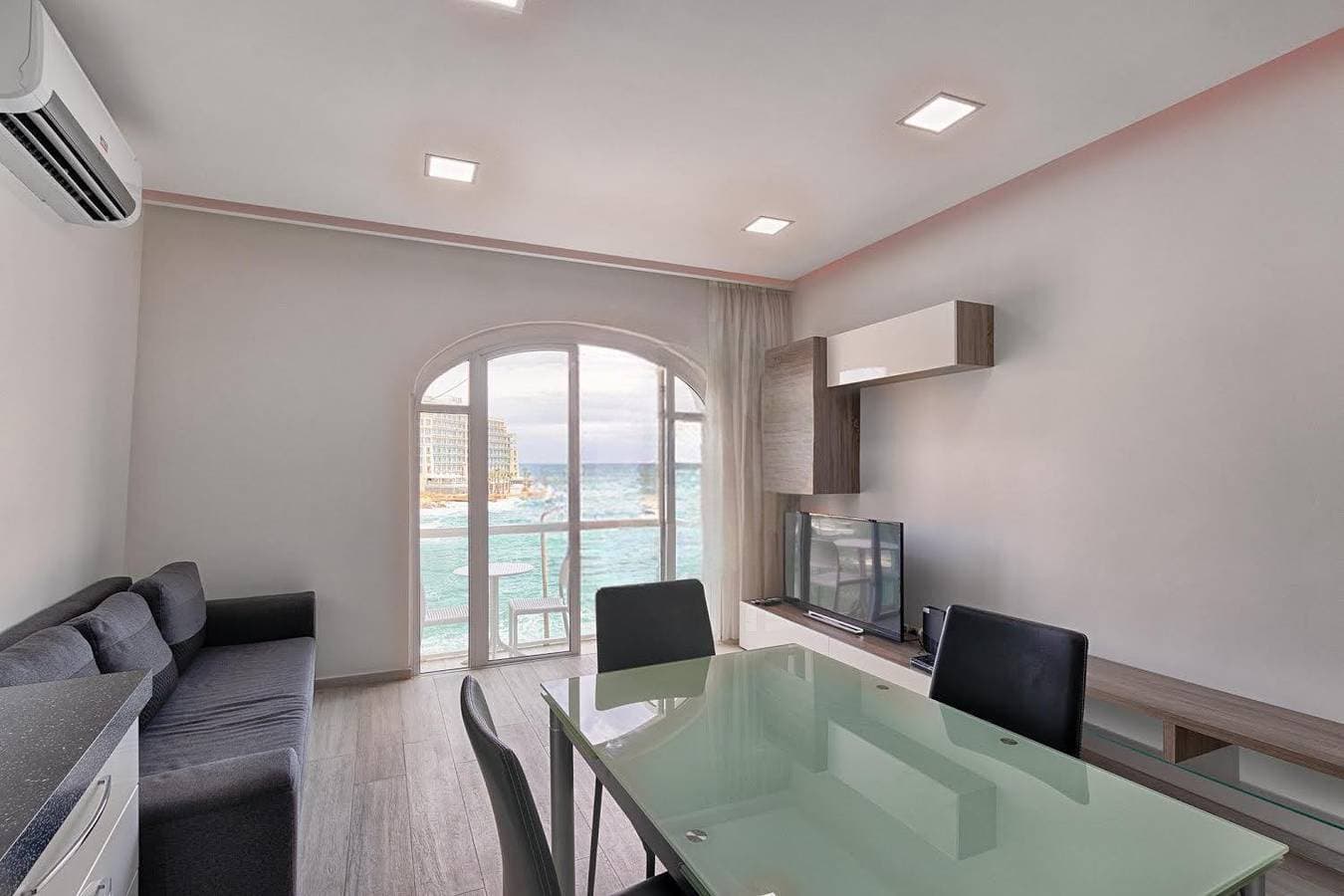 Foto 3 von 12: Ferienwohnung für 7 Personen mit Meerblick