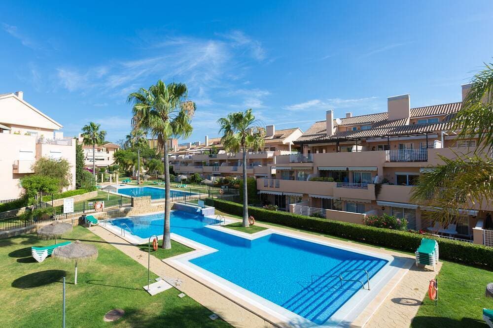 Schöne 1. Etage in Südlage im prestigeträchtigen Komplex Los Jardines de Santa Maria 1