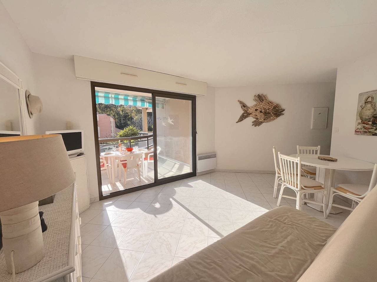 Foto 3 von 13: Zwei-Zimmer-Wohnung mit Terrasse, 200 m vom Strand, Cavalaire-sur-Mer