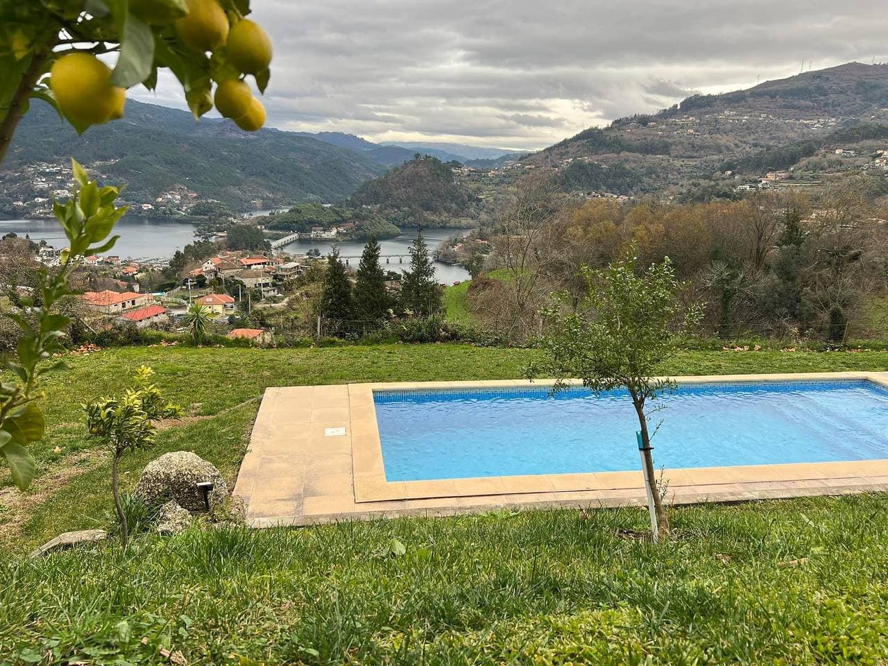 Foto 3 von 12: Assossego House - Gerês