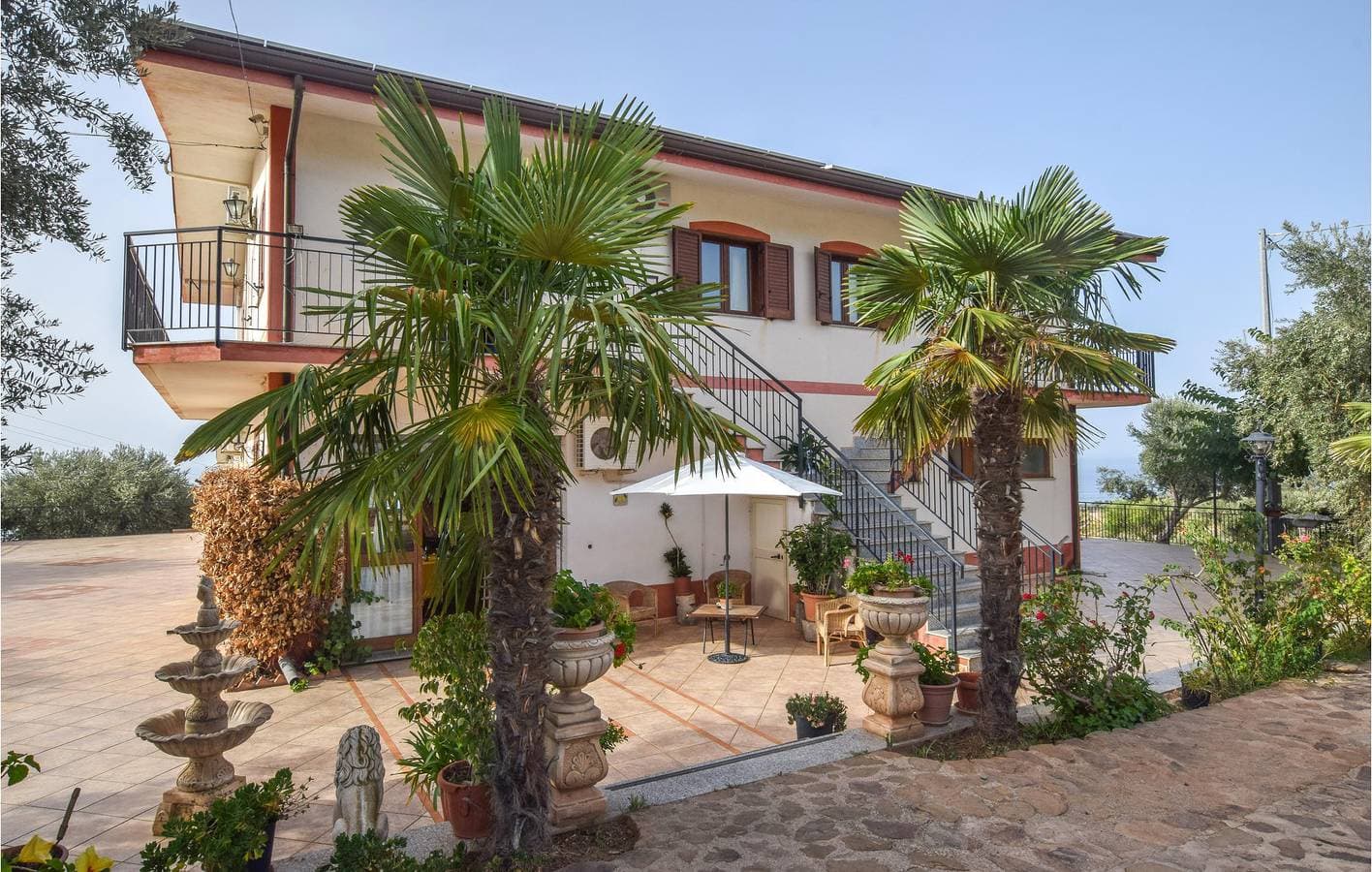 Foto 2 von 51: Apartment mit Meerblick, Pool, Parkplatz und WiFi