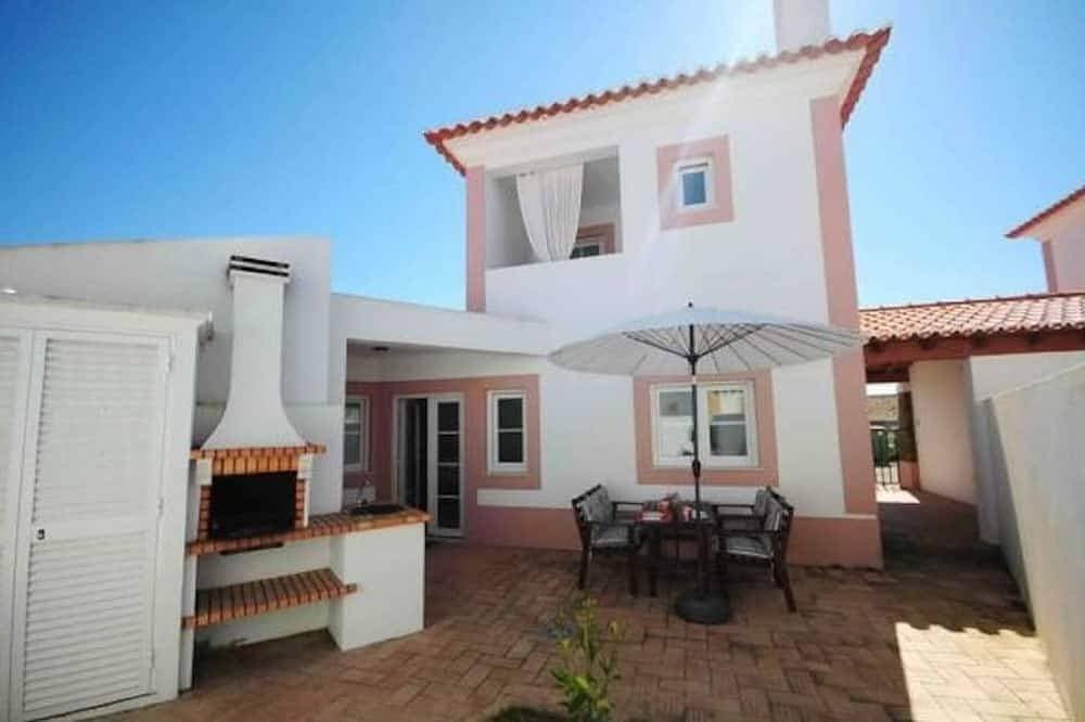 Haus in der Nähe von Praia do Cavaleiro 1