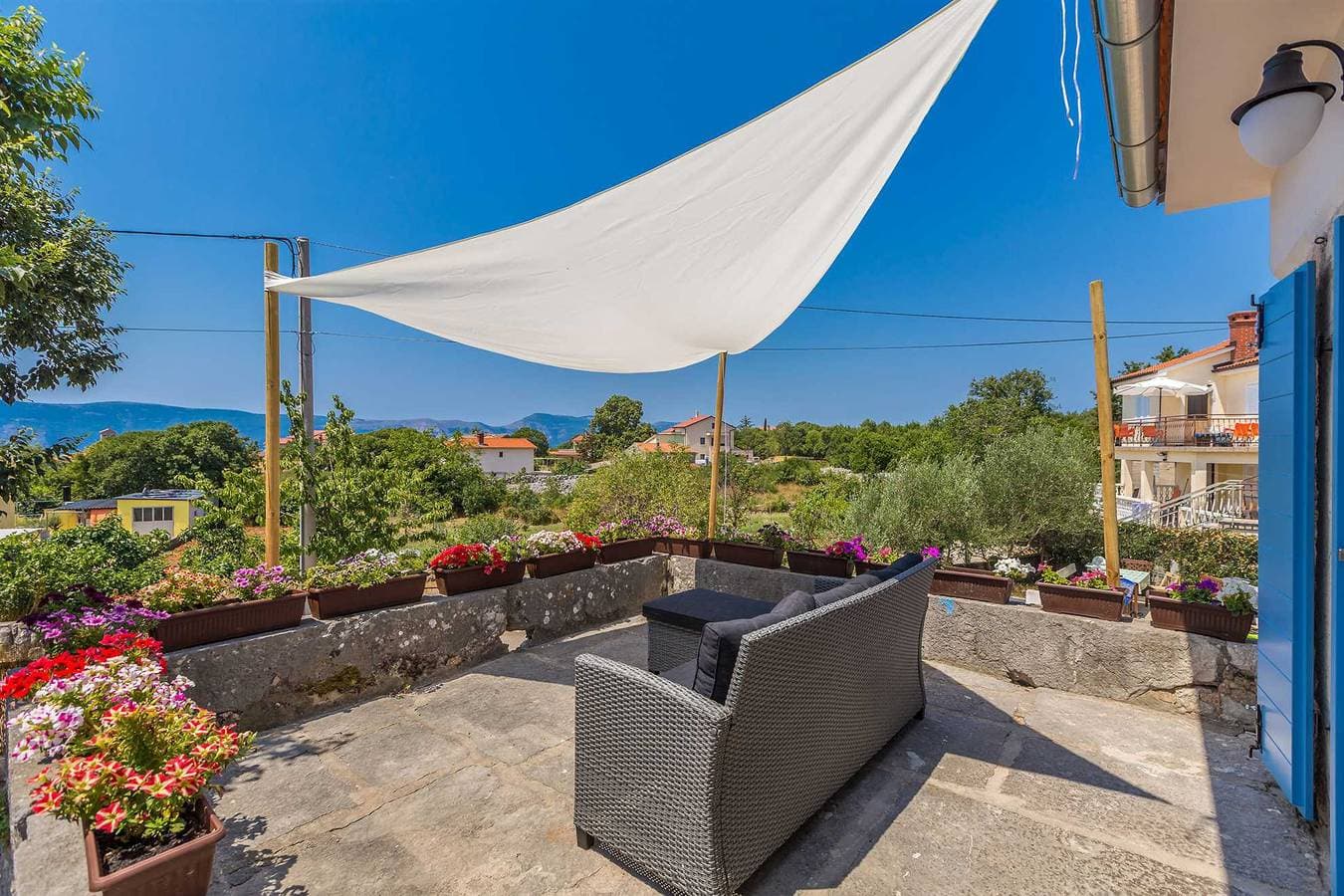 Foto 12 von 37: Ferienhaus Kuntenta mit privatem Pool und Whirlpool