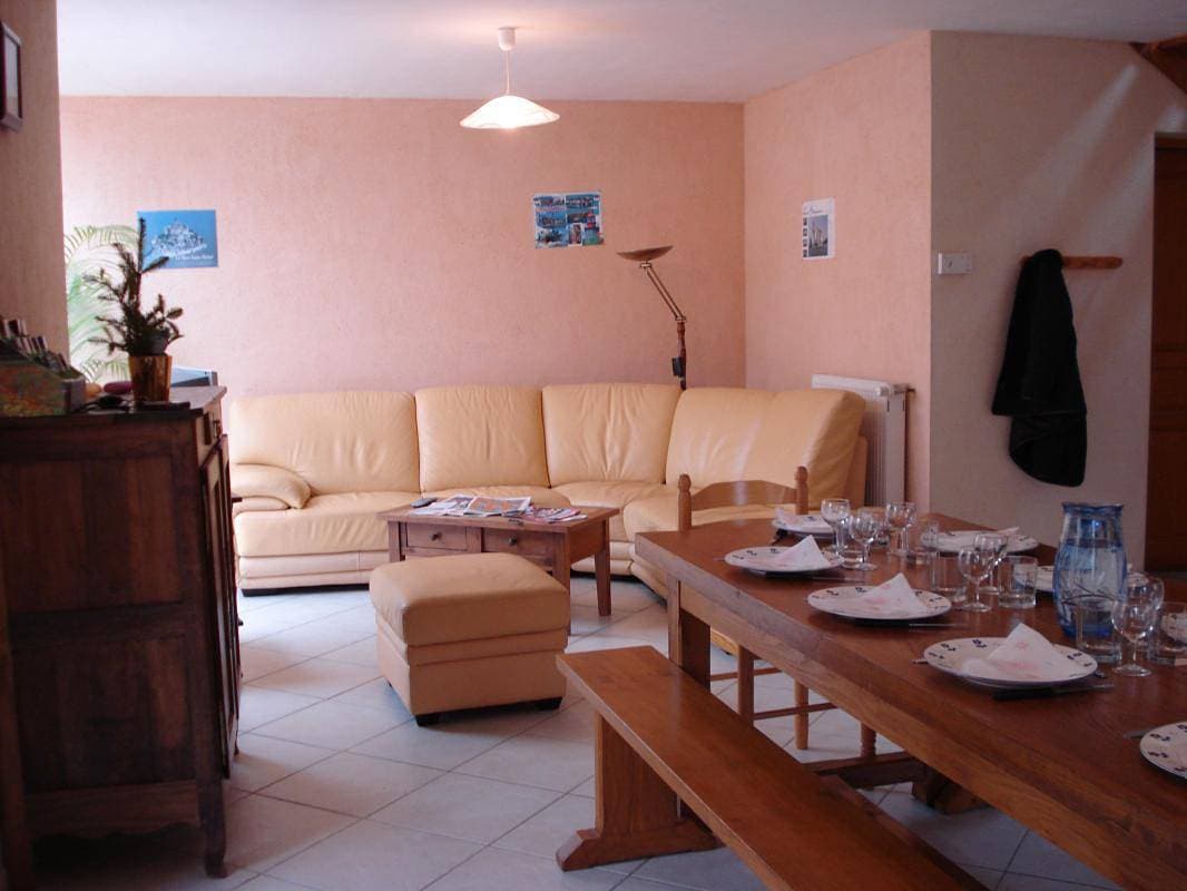Foto 6 von 24: Gemütliche 120m² Gite, 2km vom Strand, TV & Geschirrspüler