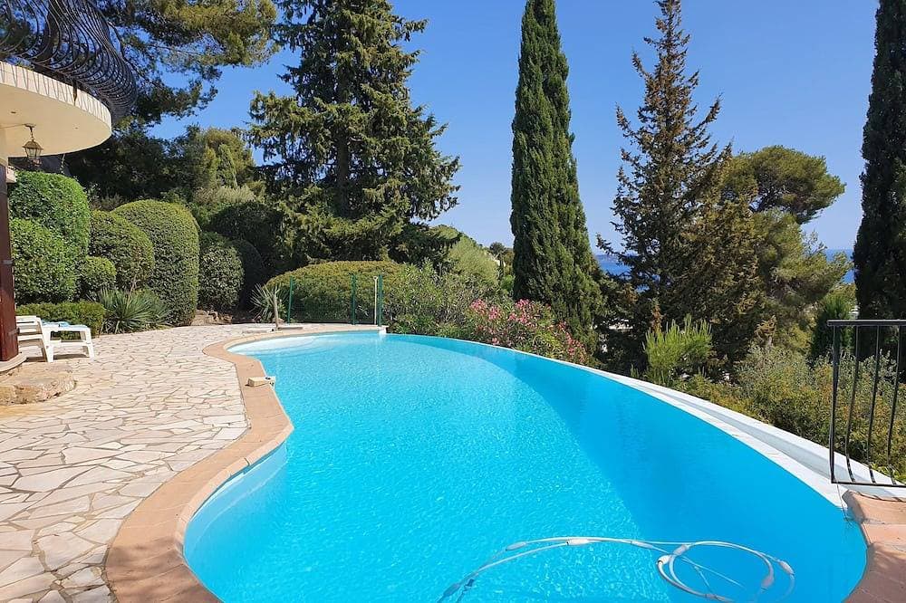 Villa mit Klimaanlage, sehr ruhig, Meerblick, Schwimmbad, 10 Personen 1