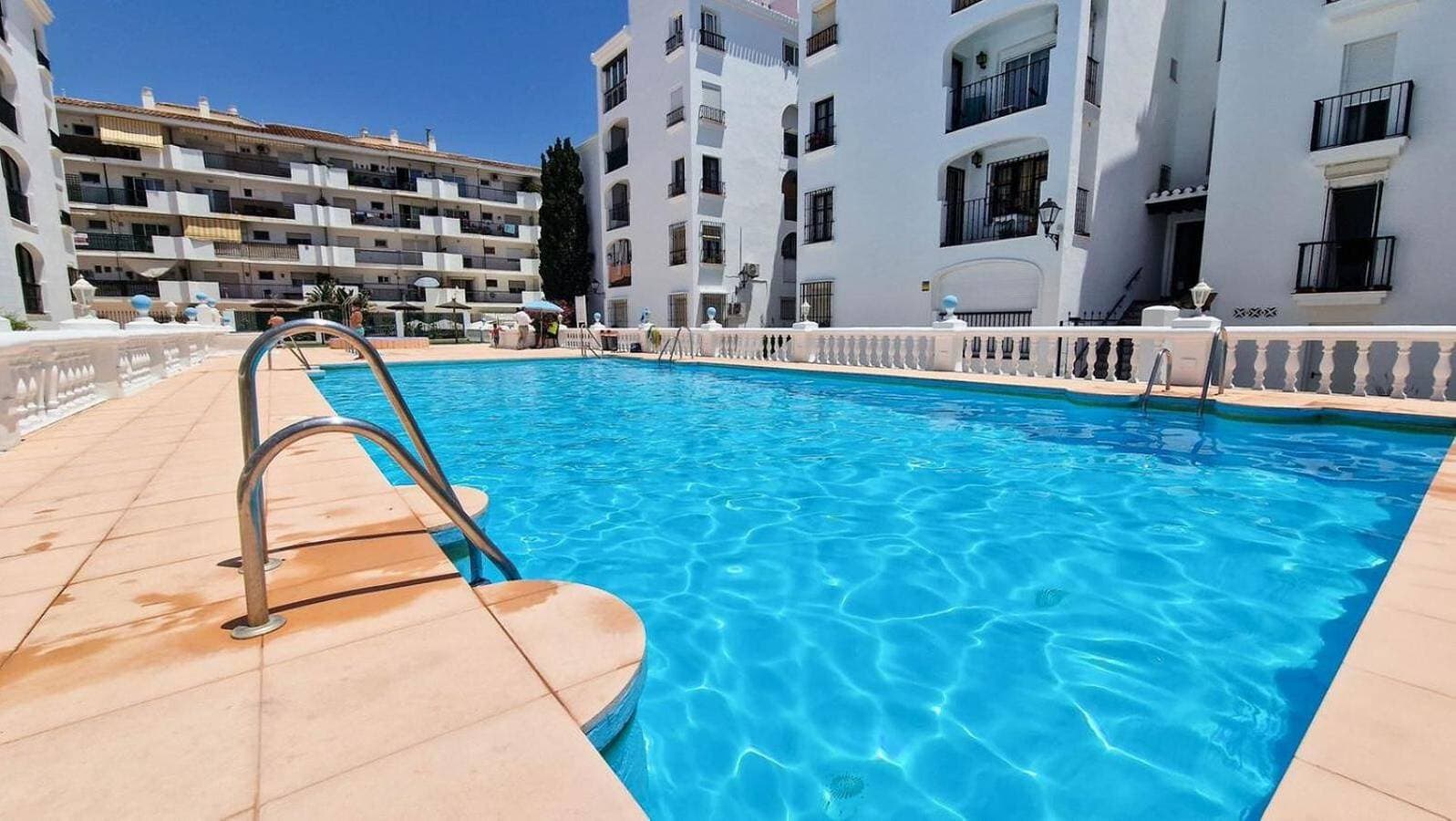 Foto 2 von 17: Wunderschöne Strandwohnung mit 2 Schlafzimmern, Garage, Pool, schnellem WLAN, Garten, 30 m zum Strand