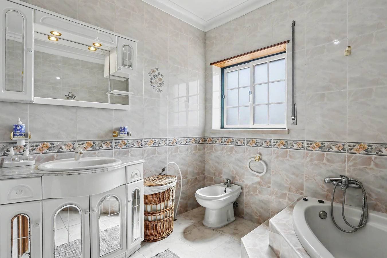Foto 13 von 30: Casa Avó Judite mit Blick auf die Burg von Óbidos – 4 Sz, Balkon, Grill