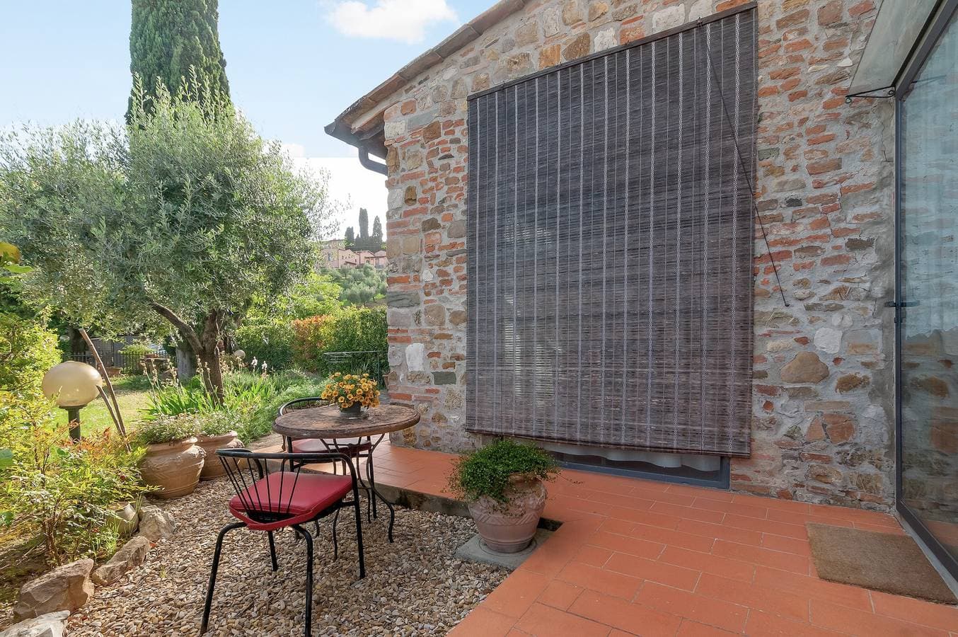 Foto 2 von 29: Podere Salceto – Terrasse mit Chianti-Blick, authentisches Toskana-Erlebnis