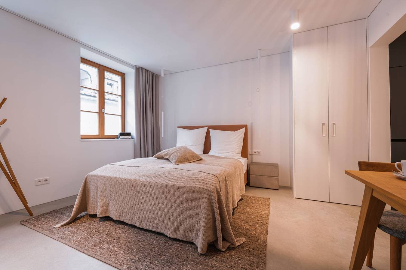 Foto 4 von 16: Apartment '2 Personen' mit überdachter Loggia im 2. Obergeschoss in unmittelbarer Seenähe