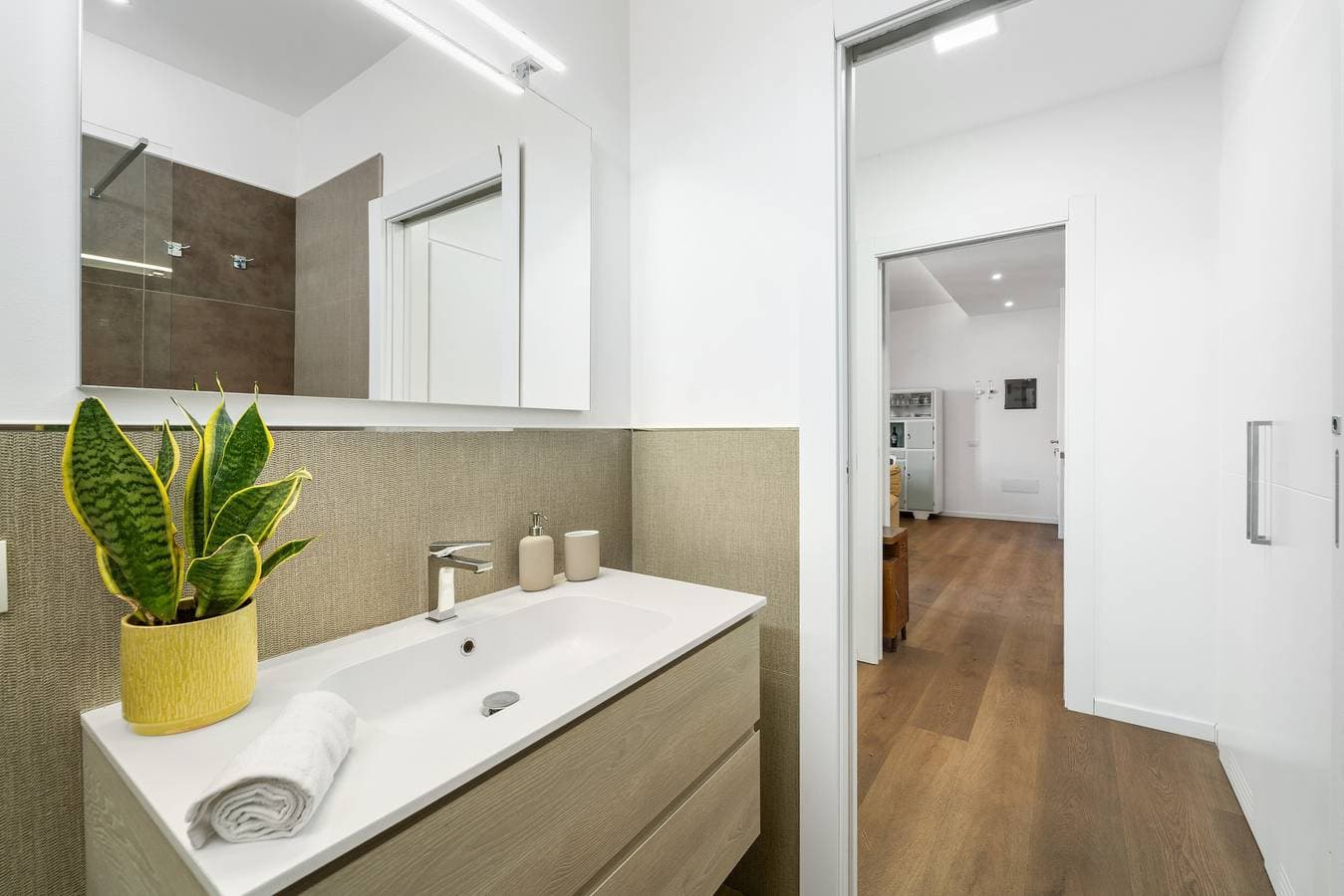 Foto 8 von 27: Ferienwohnung '4 Seasons' mit Balkon, WLAN und Klimaanlage